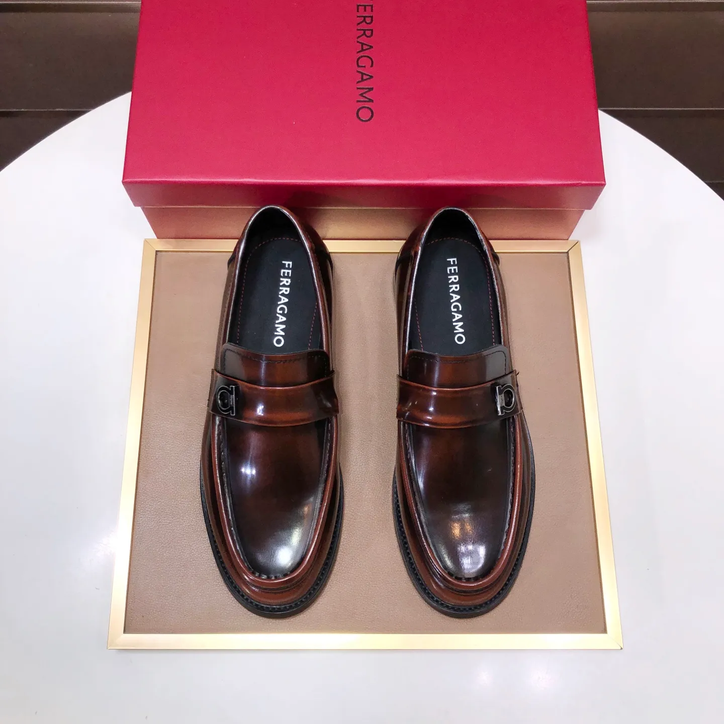 Men's shoes 💰540💰 [Ferragamo/Ferragamo] The latest model from the counter. Original imported high-quality cowhide with open sides + imported 🐂 cowhide lining + original luxury metal buckle + original combination outsole. Comparison is stress-free 38–45 (45 is custom-made and cannot be returned or exchanged)